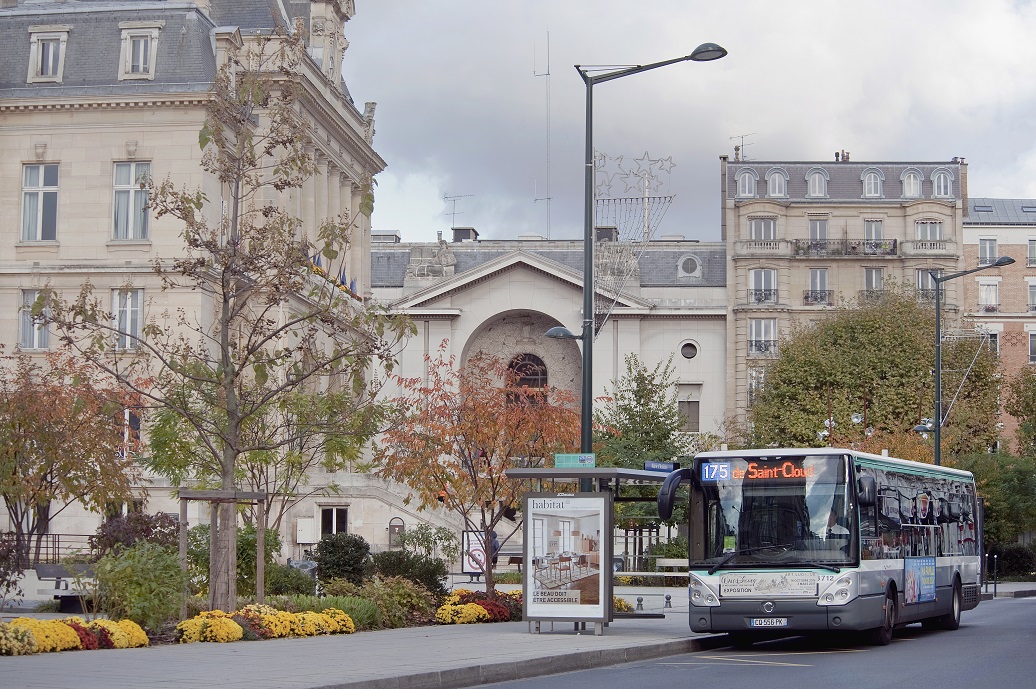 Photo du centre d'Asnières-sur-Seine avec la mairie