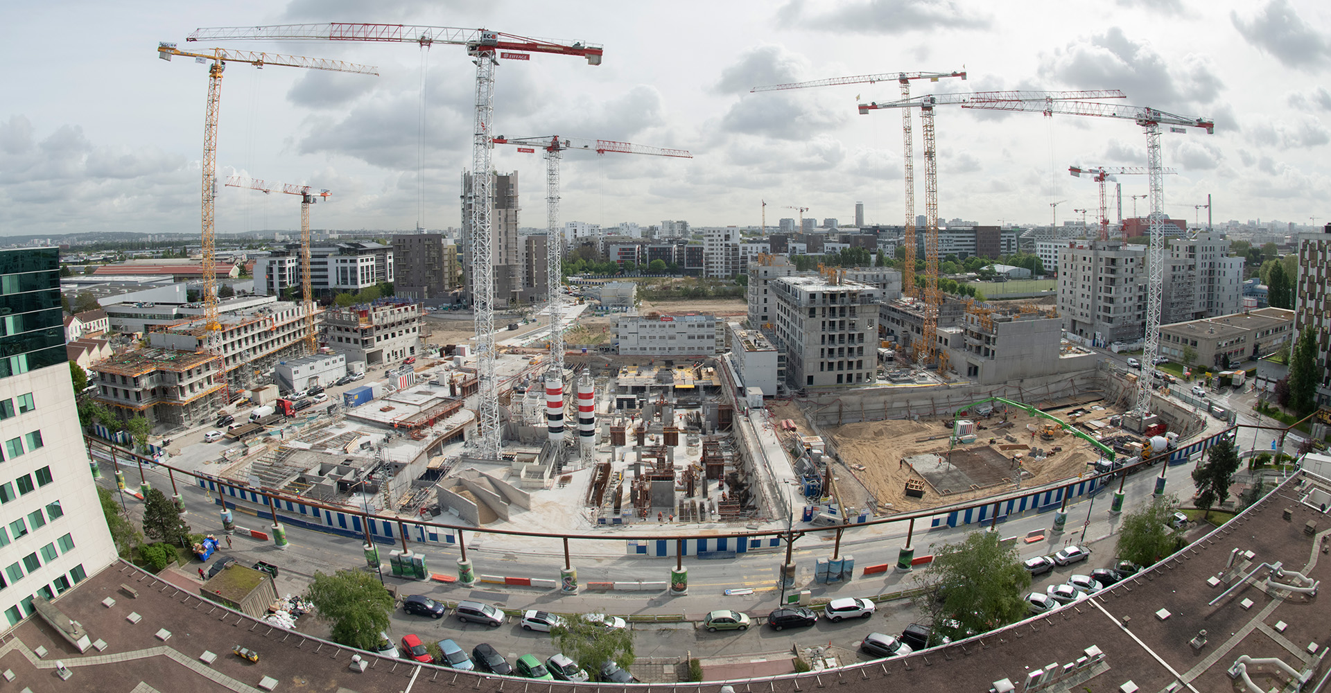 Photo décorative représentant des travaux à Asnières, avec des grues.