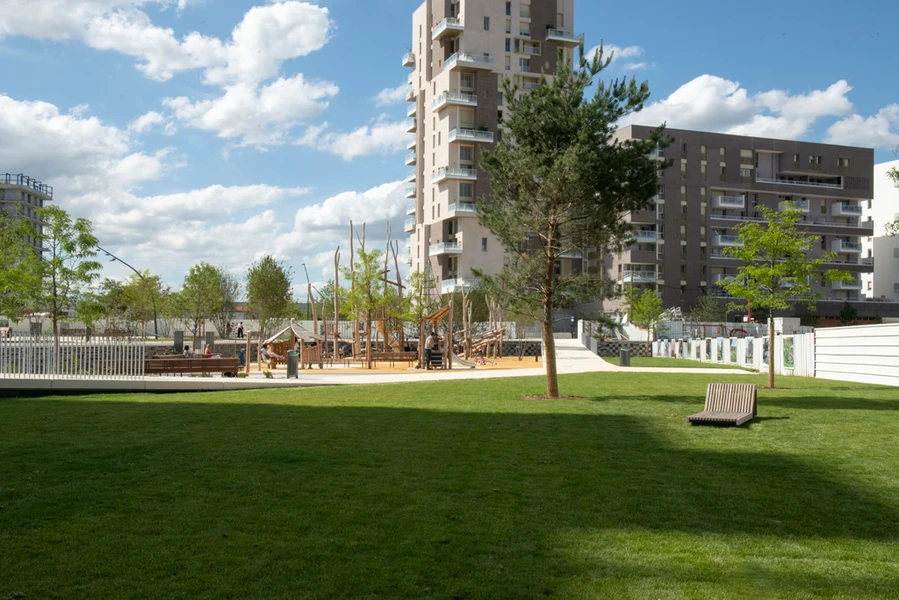 Une photo des jardins du Grand Échiquier
