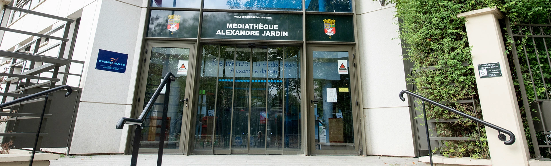 Visuel décoratif représentant la médiathèque Alexandre Jardin.