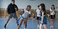 Visuel décoratif représentant des enfants dansant.