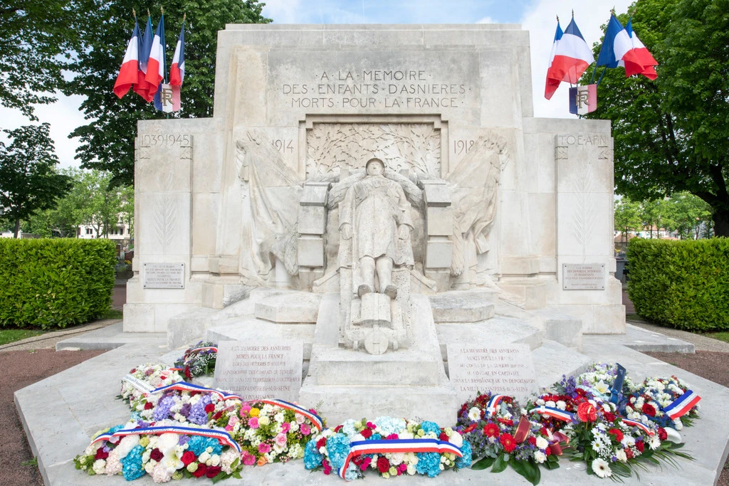Photo commémorative du 78ème anniversaire du 8 mai 1945 à Asnières-sur-Seine