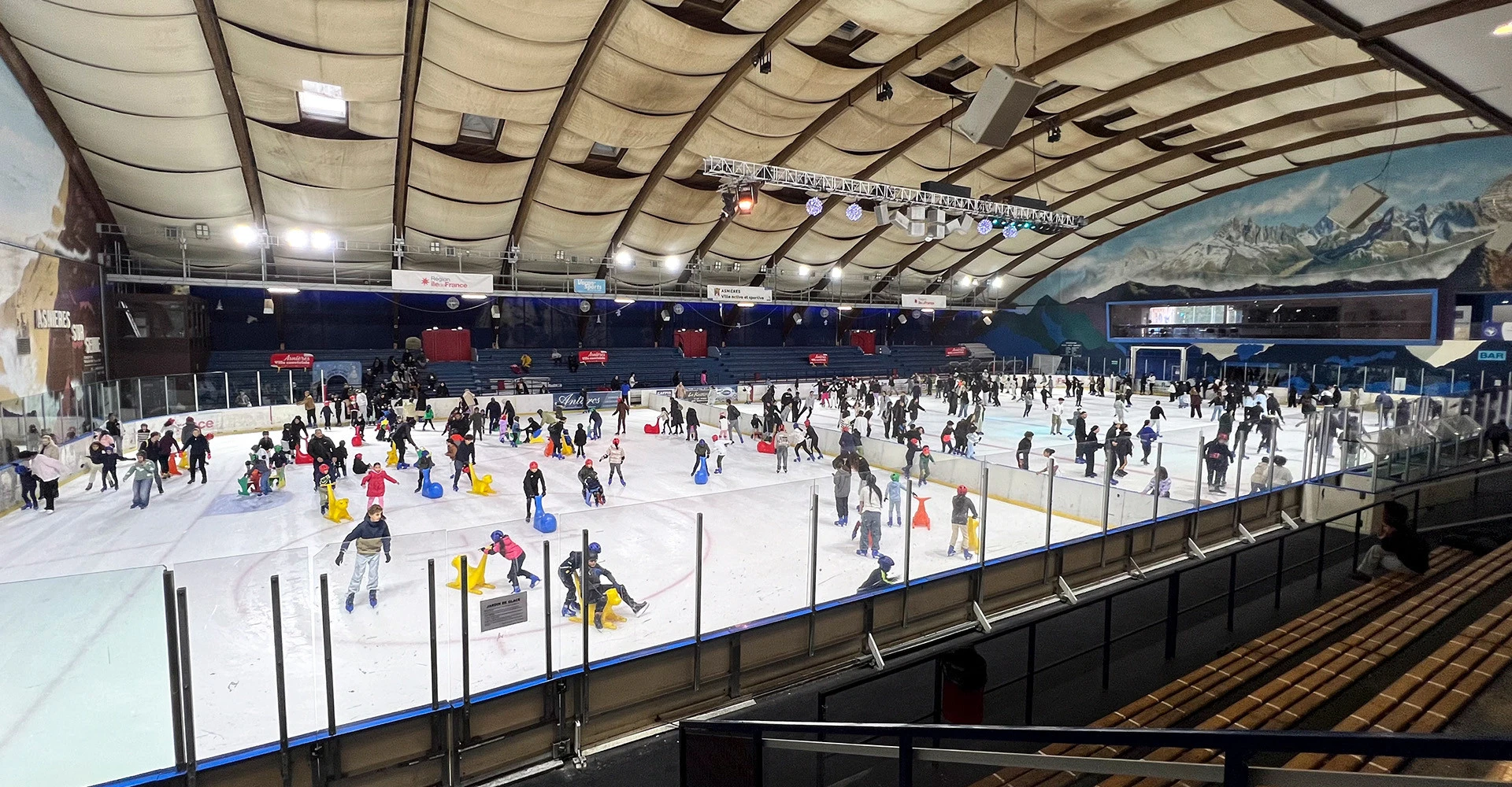 Photo décorative représentant la patinoire d'Asnières-sur-Seine.
