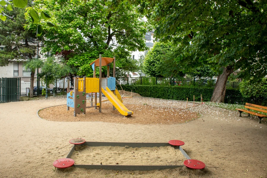 Une photo du Square de la Parfumerie