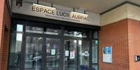 Visuel décoratif représentant la porte d'entrée de l'espace Lucie Aubrac à Asnières-sur-Seine.